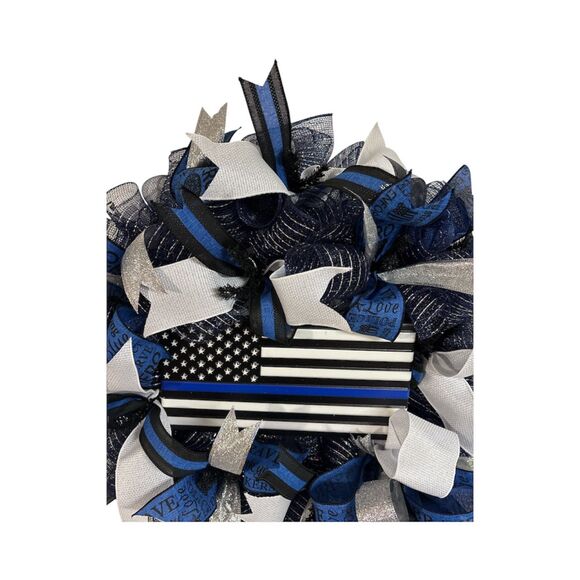 Thin Blue Line Law Enforcement Wreath - Picture 5 of 6